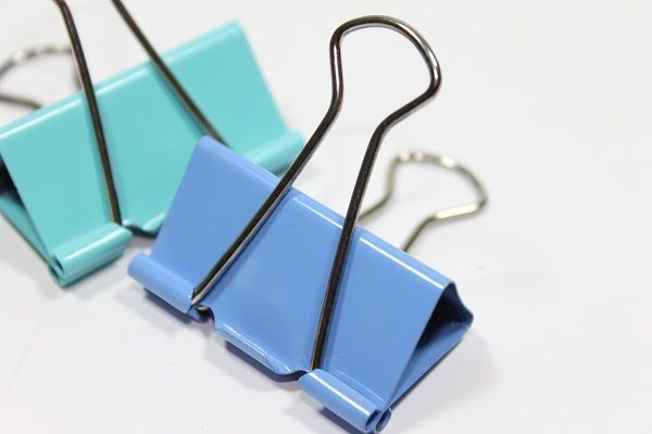 Затискачі/біндери канцелярські кольорові 5х2.5см/12шт 4820001001524 фото