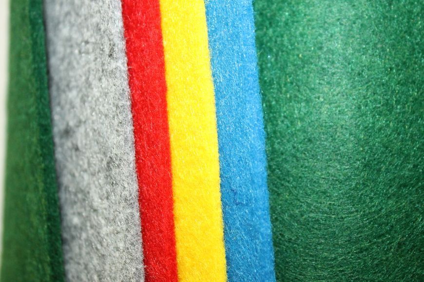 Фетр 2мм різні кольори 50х40см Червоний (C2) 4820001001690 фото