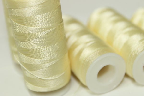 Нитки шовкові для бісеру білі 150D 4820001002110 фото